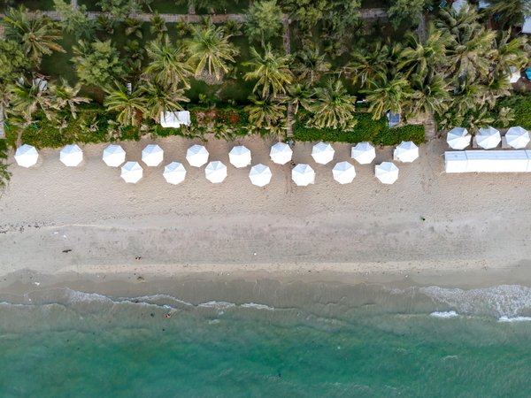 What are the best ways to enjoy UK beaches for free?